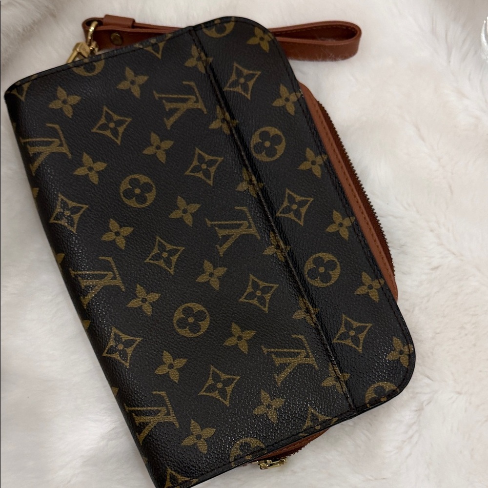 Louis Vuitton Monogram wristlet / Clutch Vintage Authentic! Excellent - Picture 13 of 13